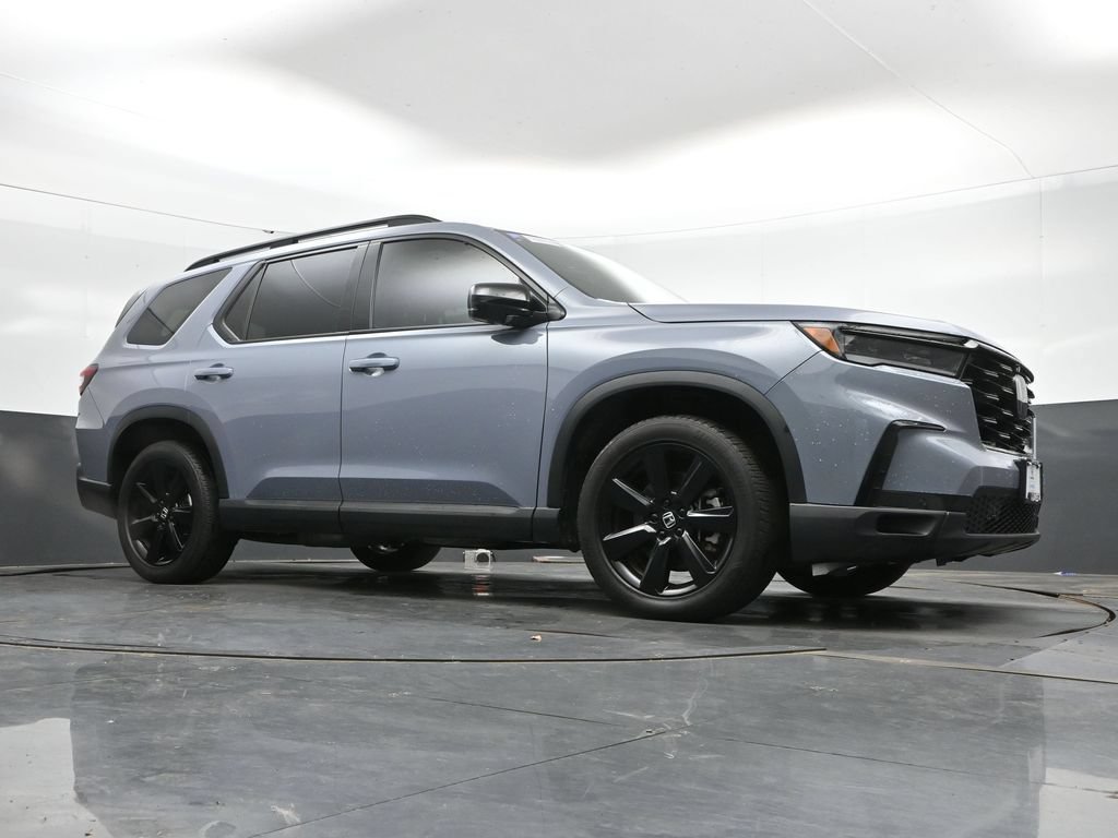 Used 2025 Honda Pilot Black Edition image 35