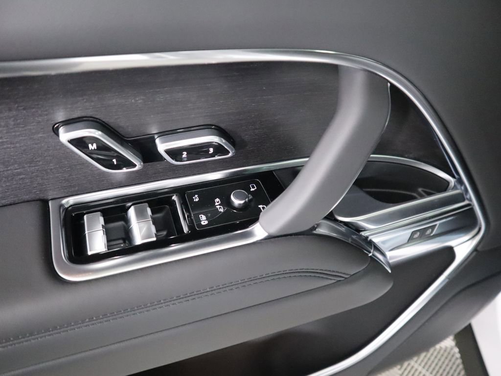 New 2026 Land Rover Range Rover SE image 24