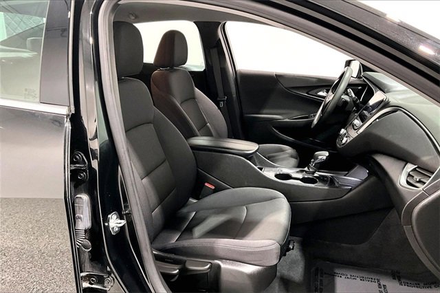 Used 2023 Chevrolet Malibu LT image 30
