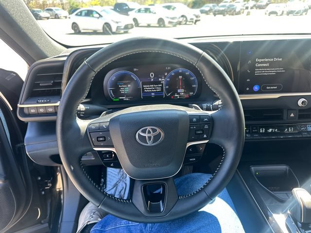 Certified 2025 Toyota Crown Signia AWD/4WD image 37