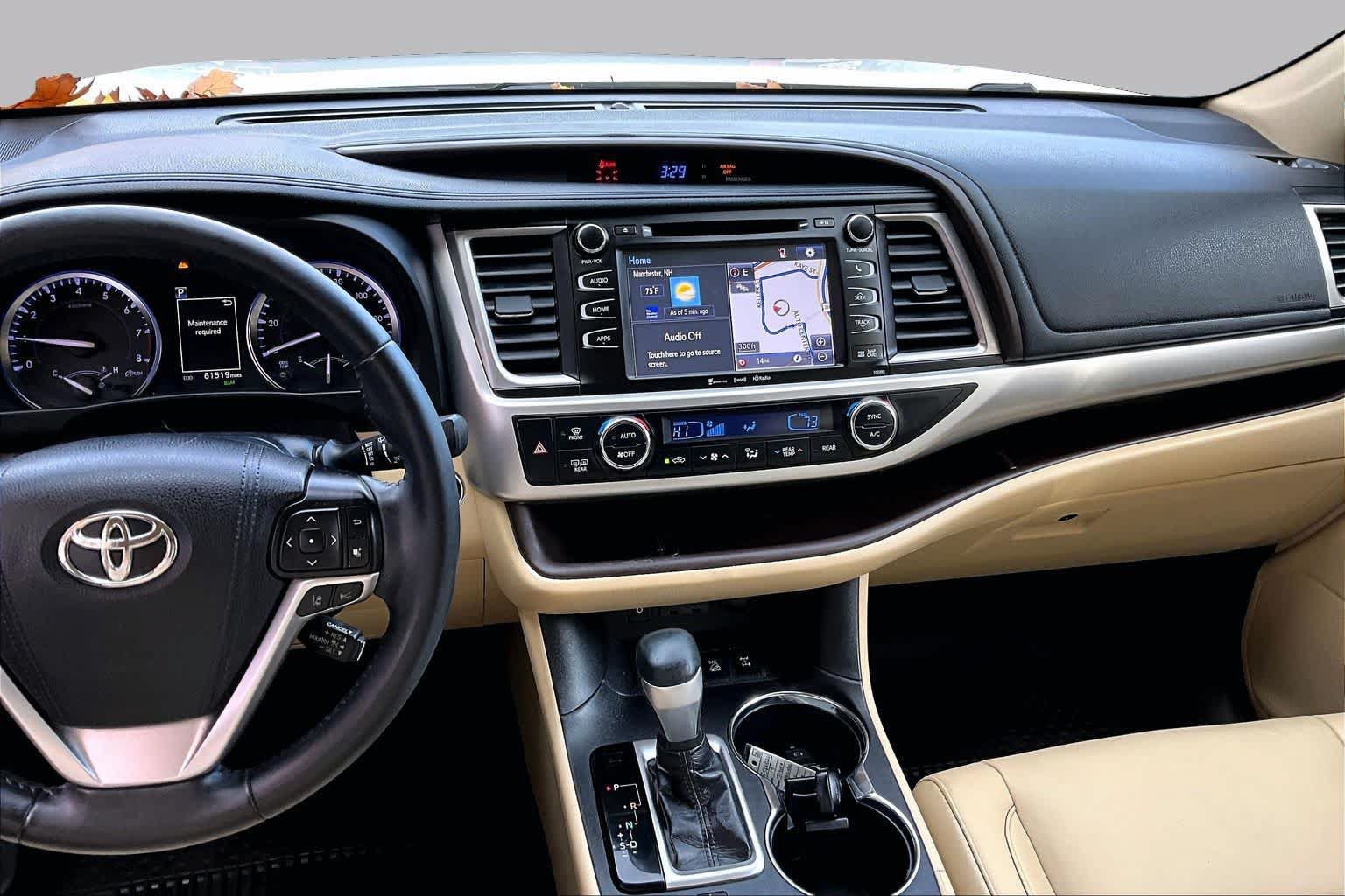 Used 2019 Toyota Highlander XLE AWD/4WD image 7