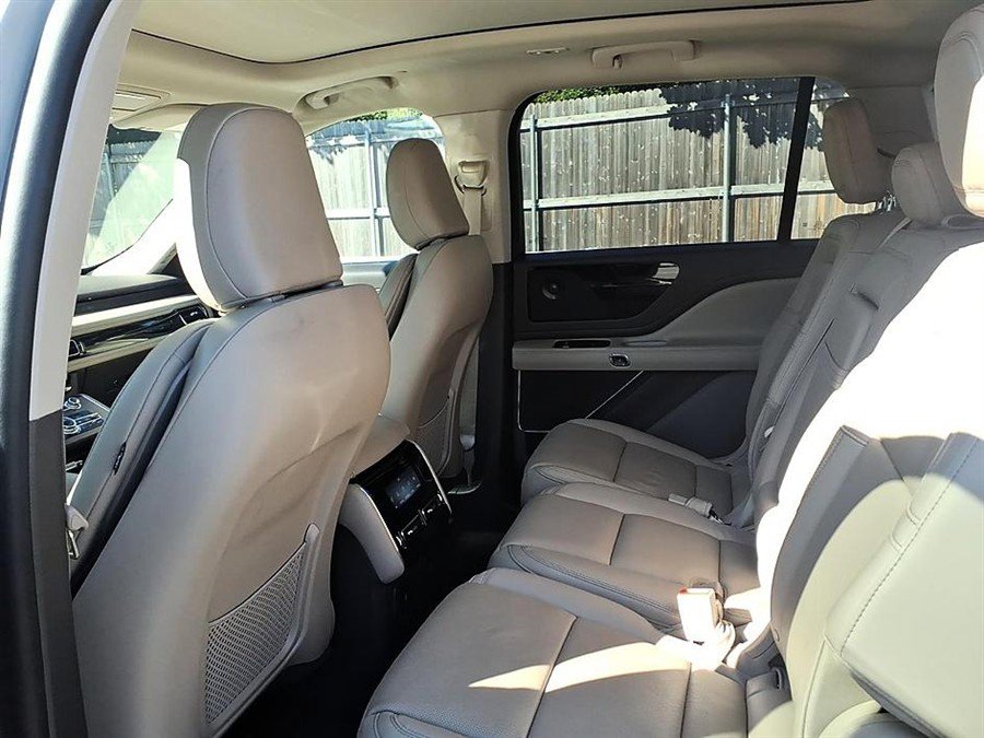 Used 2023 Lincoln Aviator Reserve w/ Equipment Group 201A AWD/4WD image 12