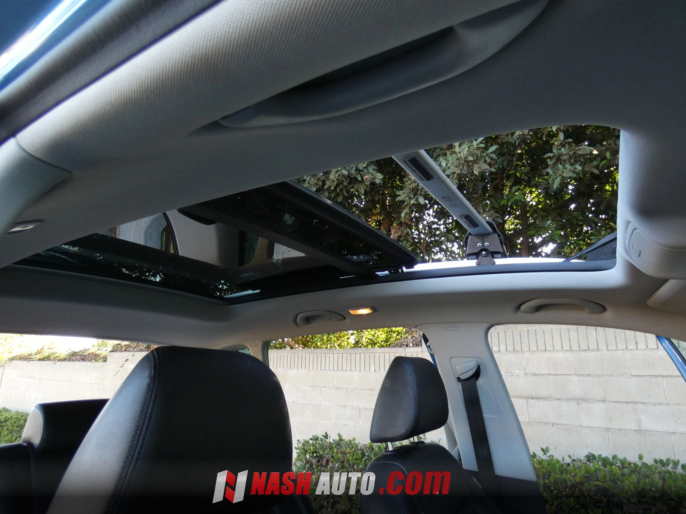 Used 2017 Volkswagen Tiguan SEL FWD image 31