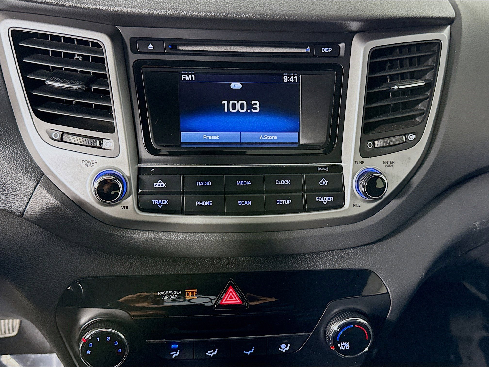 Used 2017 Hyundai Tucson SE image 18