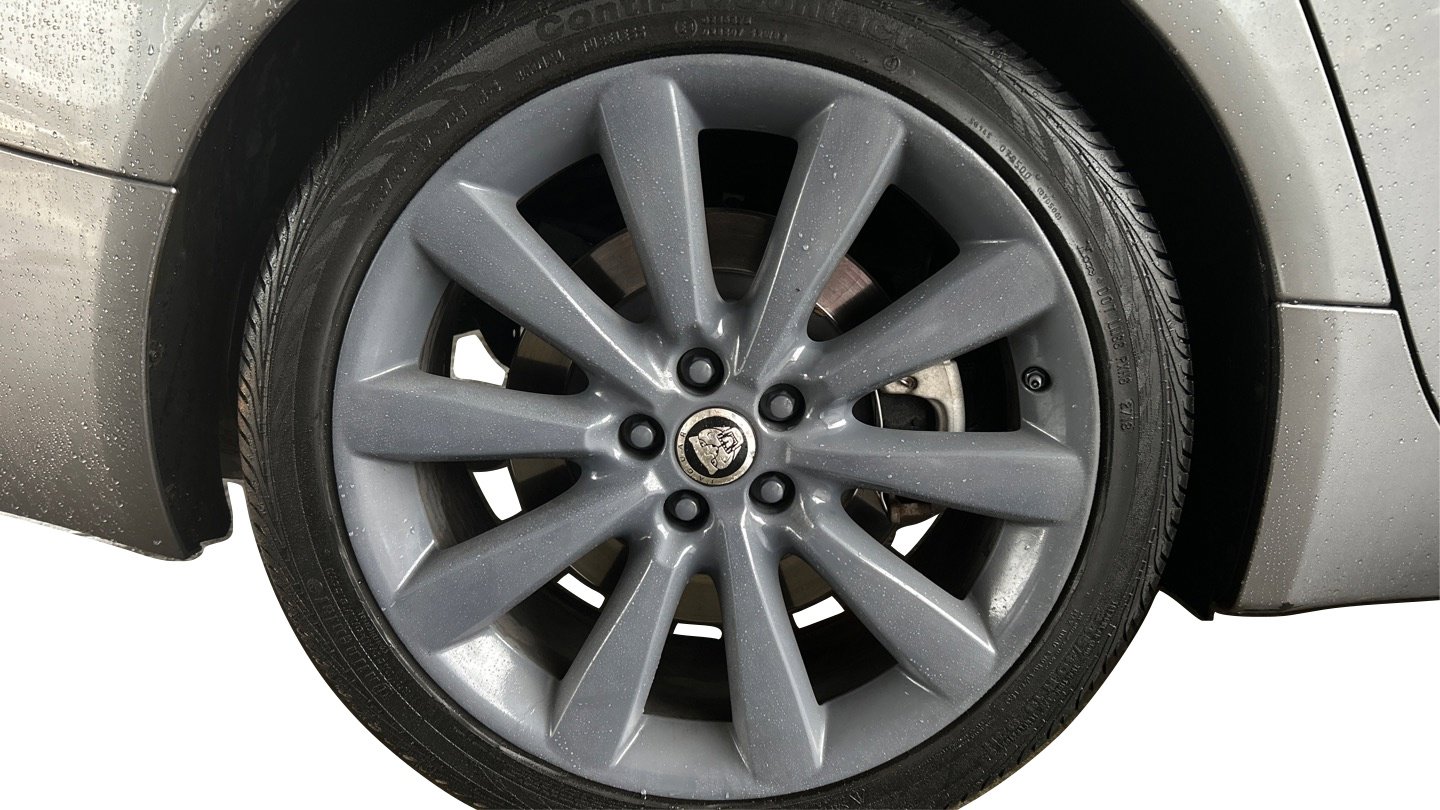 Used 2013 Jaguar XF 3.0 image 44
