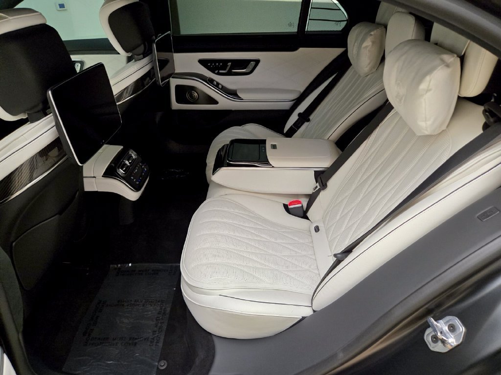 Used 2025 Mercedes-Benz S 63 AMG S image 19