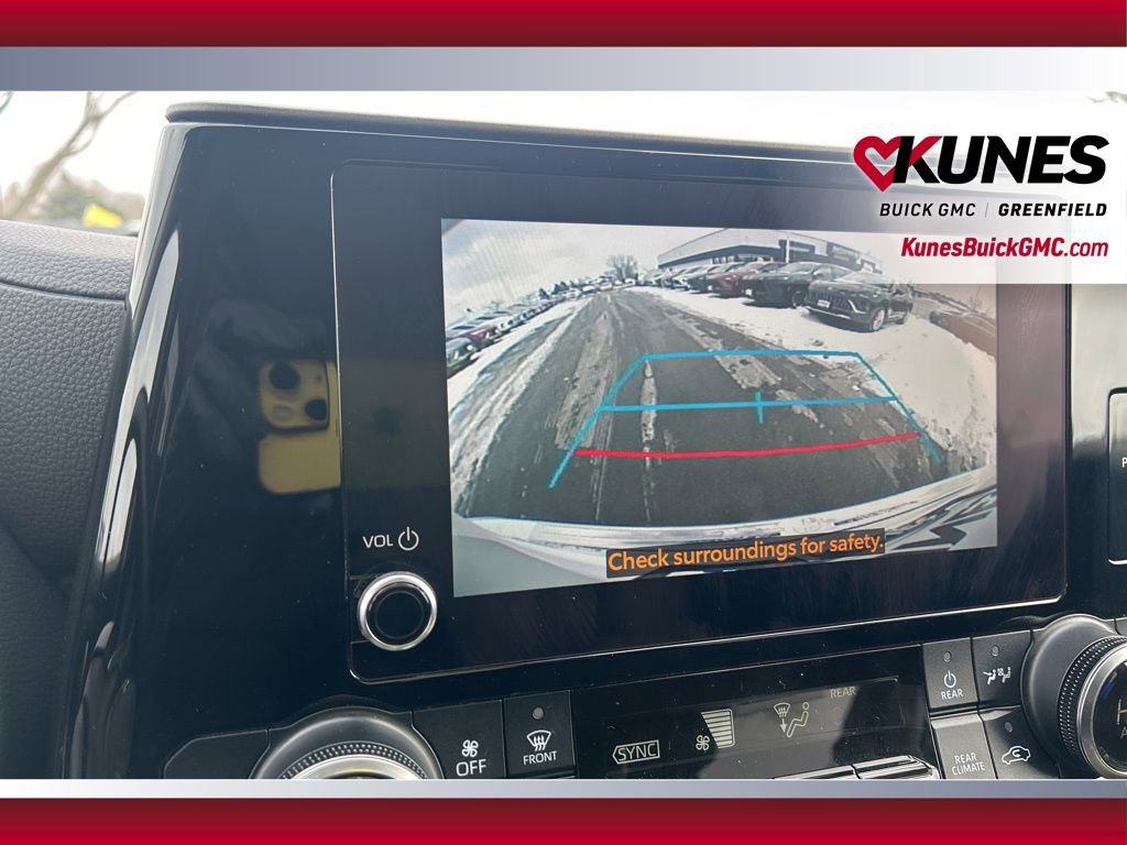 Used 2023 Toyota Highlander LE image 22