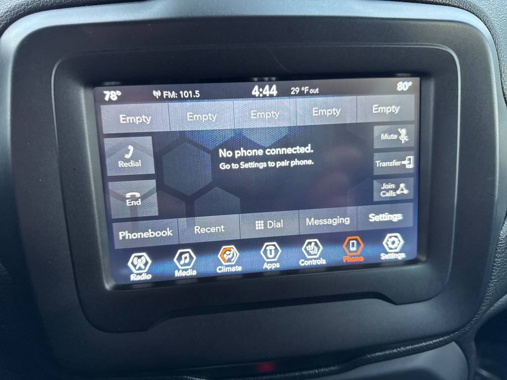 Certified 2019 Jeep Renegade Latitude w/ Cold Weather Group image 31