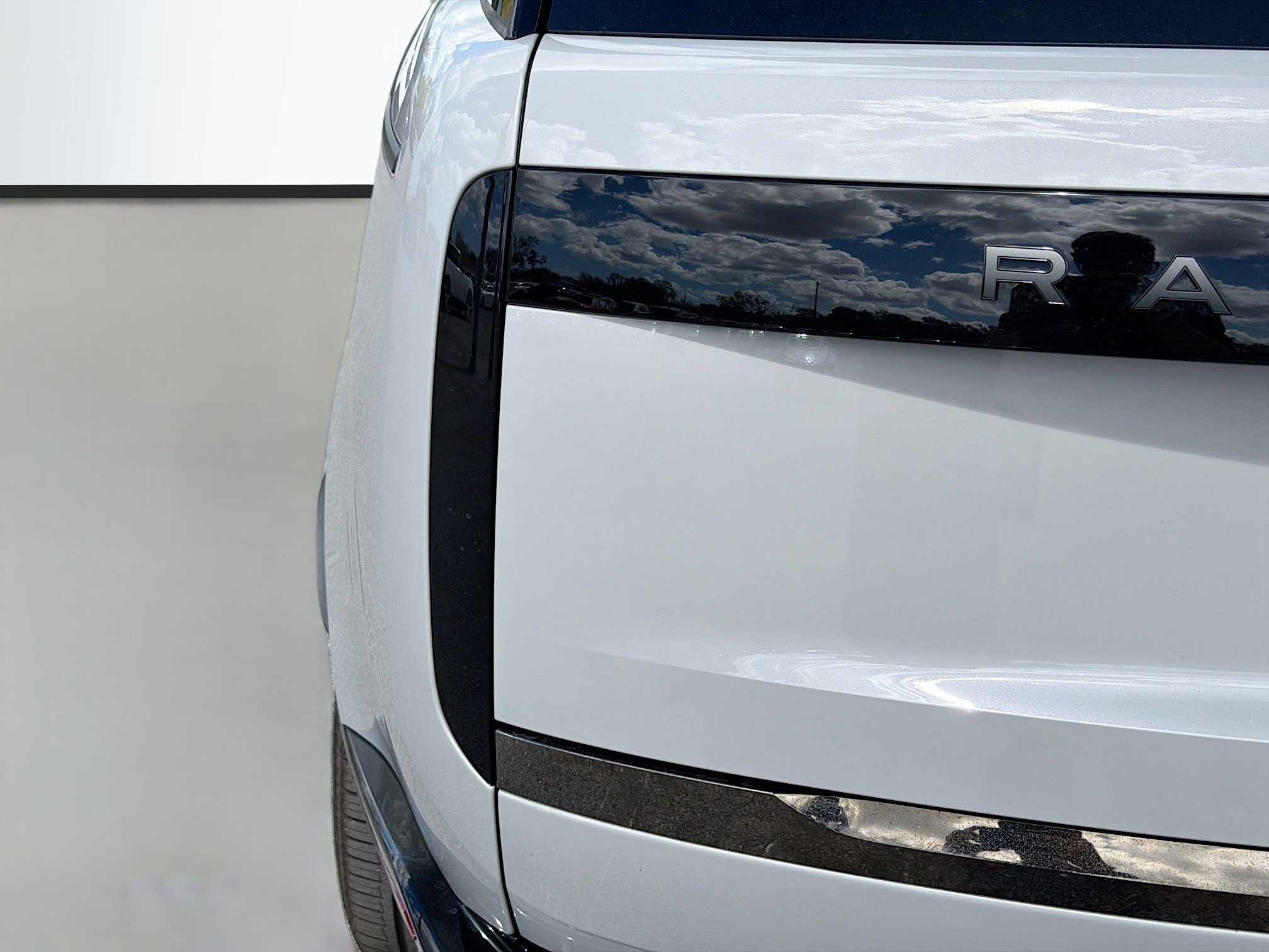 New 2026 Land Rover Range Rover SV image 10