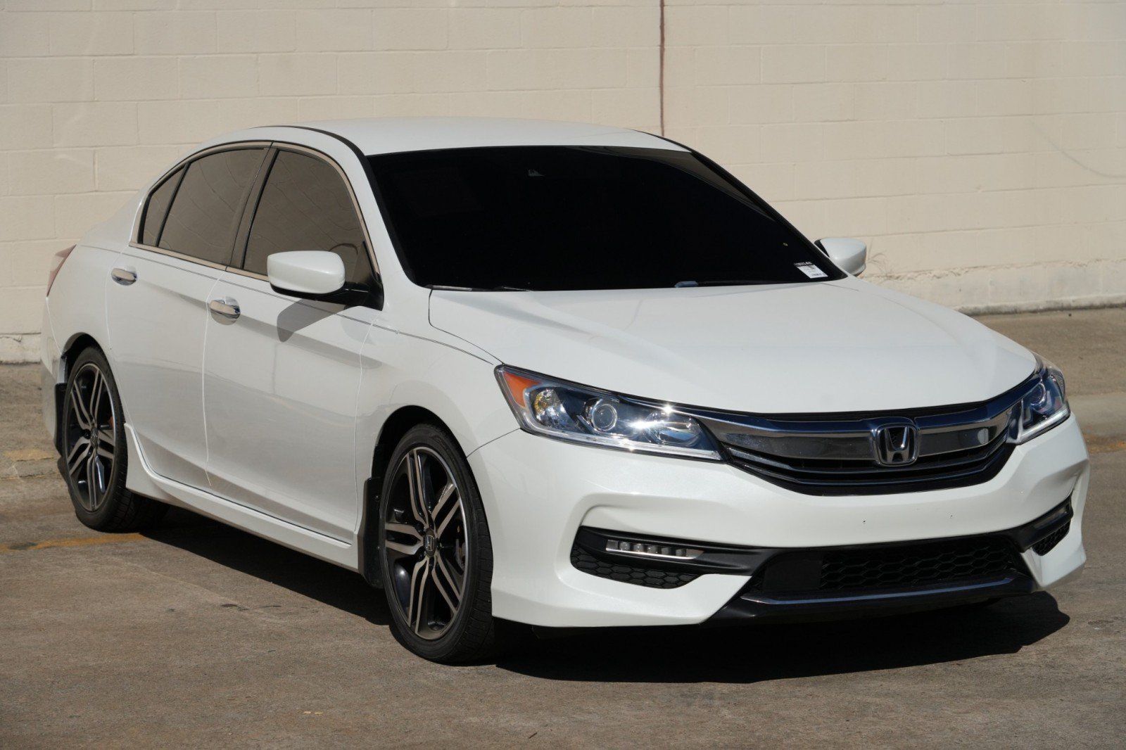 Used 2017 Honda Accord Sport image 46