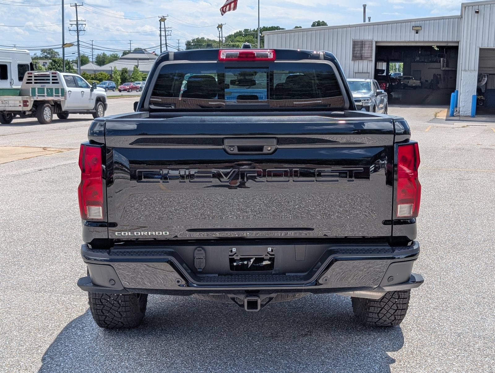 Used 2024 Chevrolet Colorado Trail Boss w/ Technology Package AWD/4WD image 4