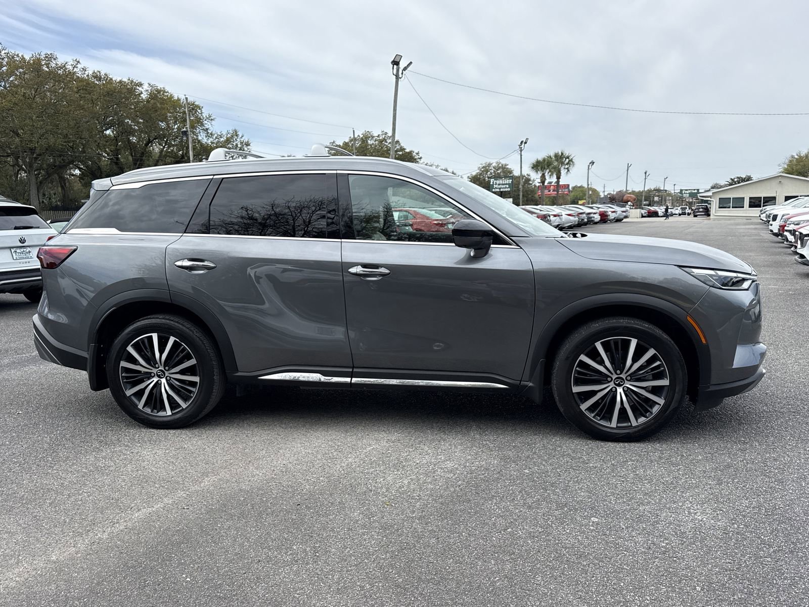 Used 2025 INFINITI QX60 Sensory image 6