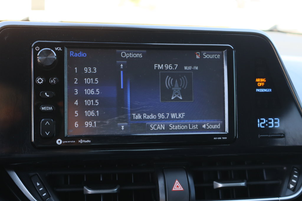 Used 2018 Toyota C-HR XLE FWD image 16