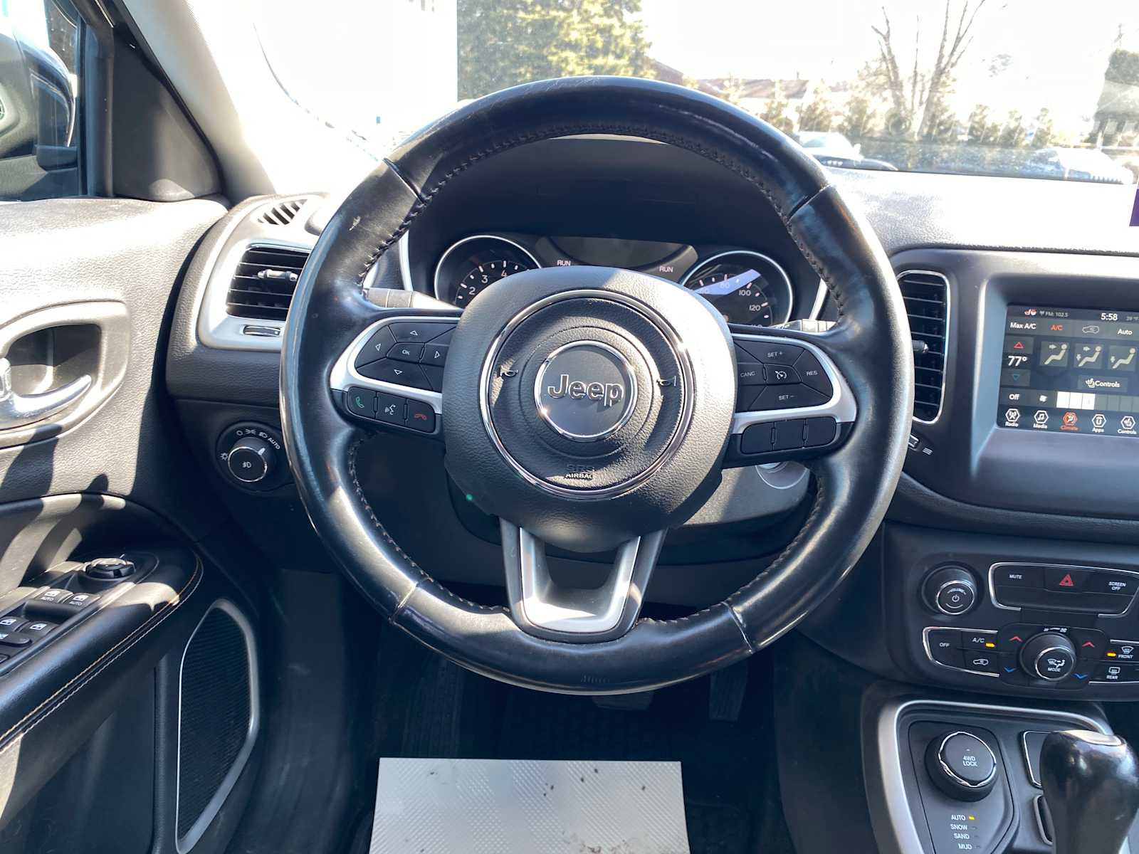 Used 2019 Jeep Compass Latitude w/ Popular Equipment Group AWD/4WD image 15