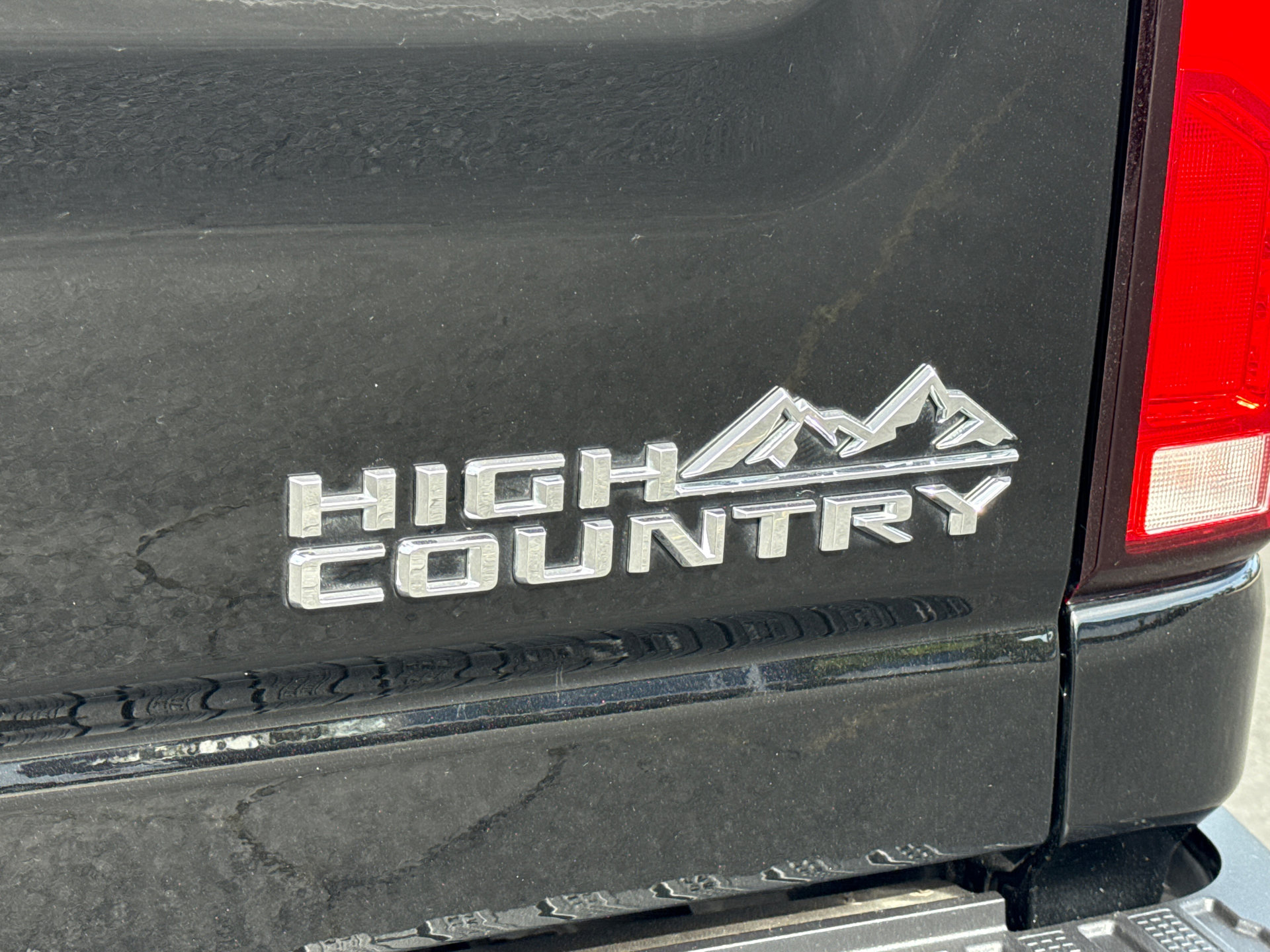 Used 2025 Chevrolet Silverado 3500 High Country w/ High Country Premium Package image 9