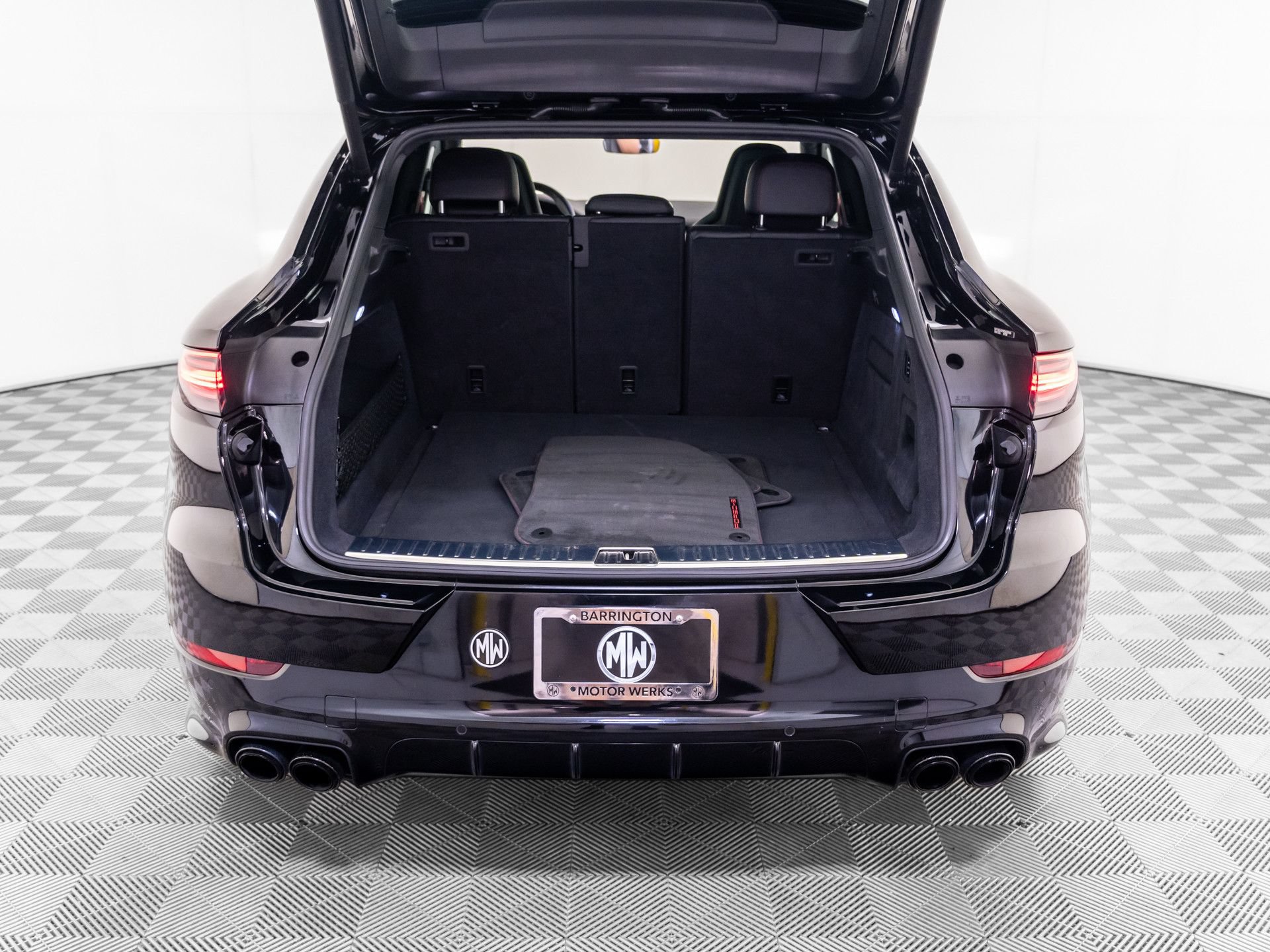 Certified 2023 Porsche Cayenne GTS AWD/4WD image 32