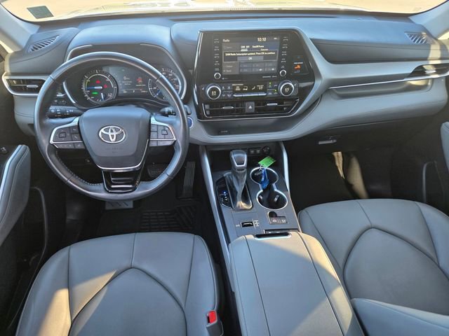 Used 2021 Toyota Highlander XLE image 12