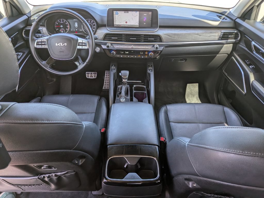 Certified 2022 Kia Telluride SX w/ Towing Package FWD image 15