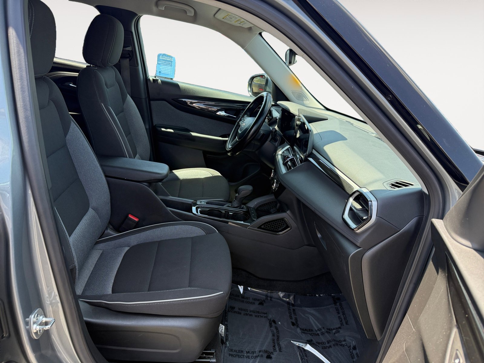 Used 2024 Chevrolet TrailBlazer LT w/ Driver Confidence Package FWD image 19