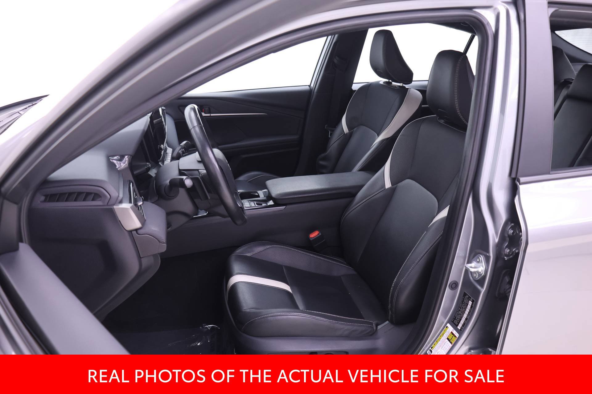 Certified 2025 Toyota Camry SE FWD image 4