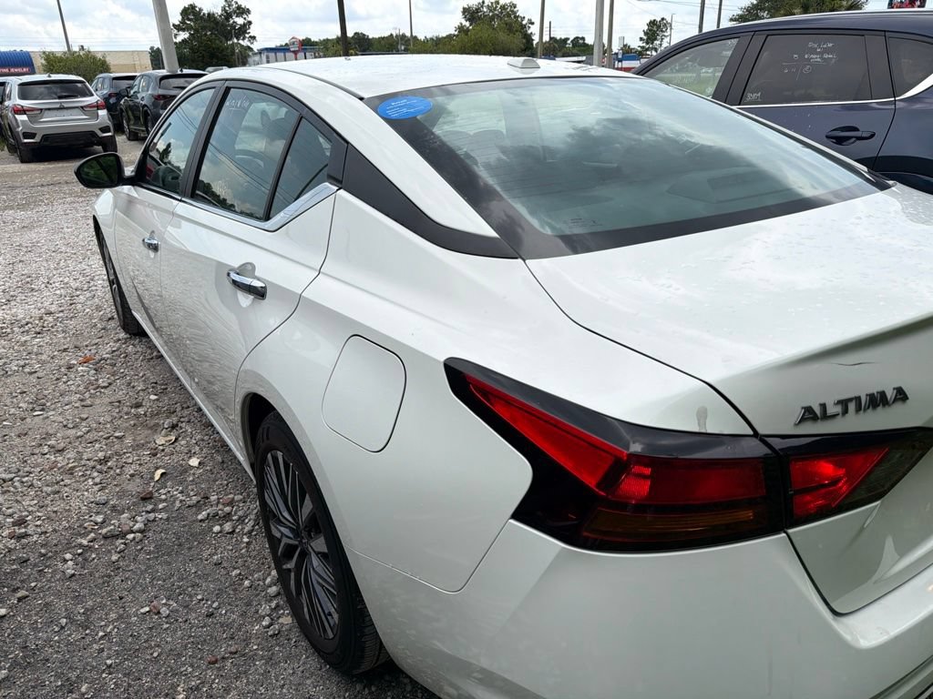 Used 2025 Nissan Altima 2.5 SV FWD image 7