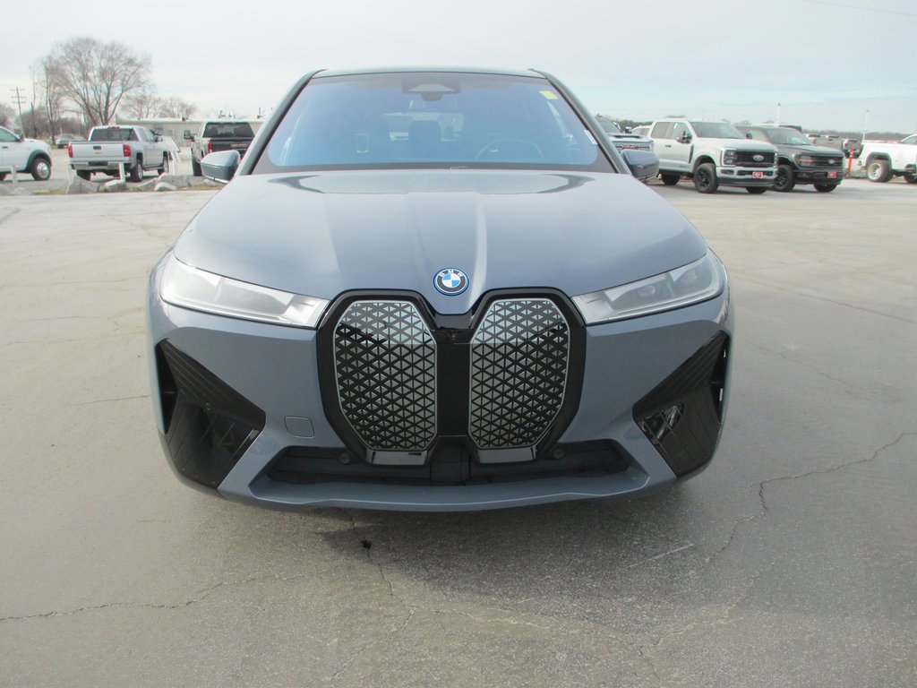 Used 2022 BMW iX xDrive50 w/ Premium Package image 11