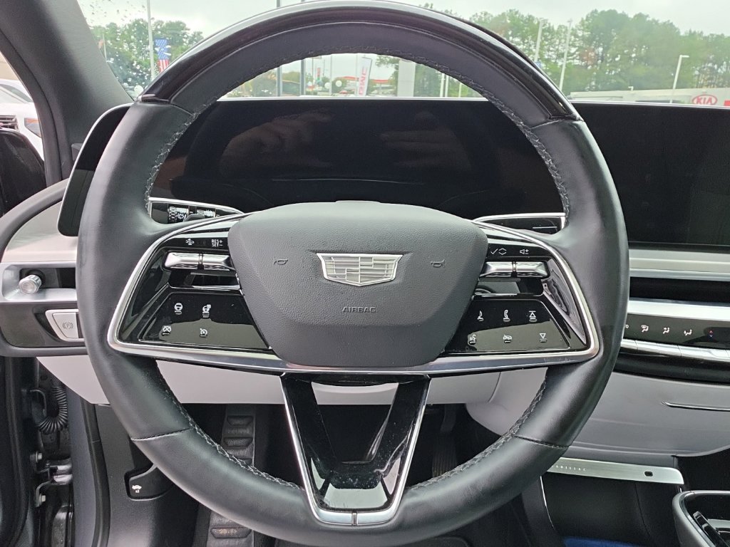 Used 2023 Cadillac Lyriq 2WD image 17