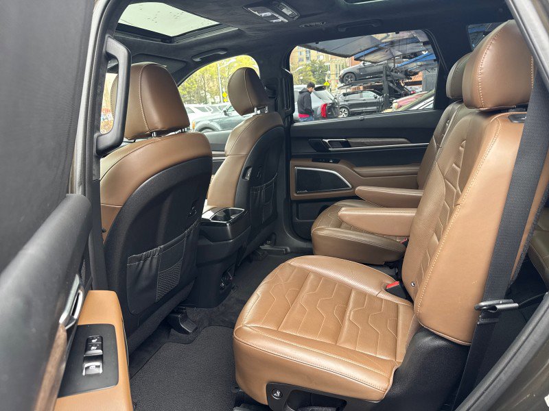 Used 2021 Kia Telluride SX w/ SX Prestige Package image 42