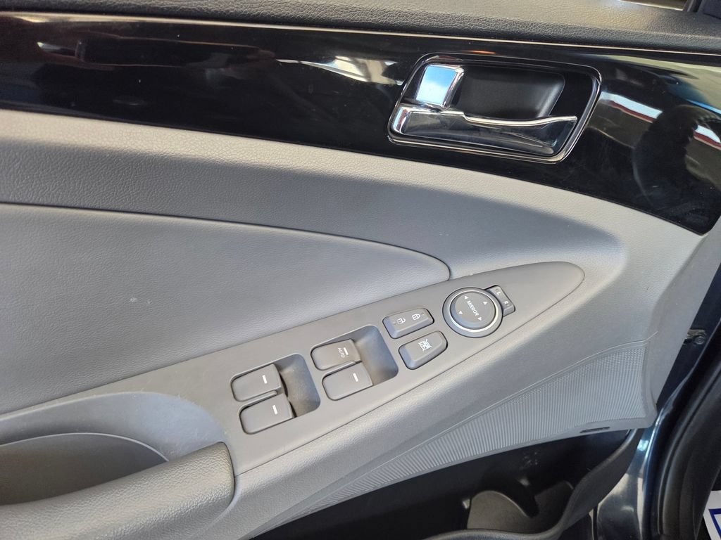 Used 2011 Hyundai Sonata Limited FWD image 12
