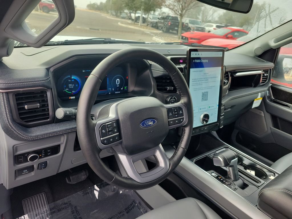 Used 2025 Ford F150 Lightning Flash image 17