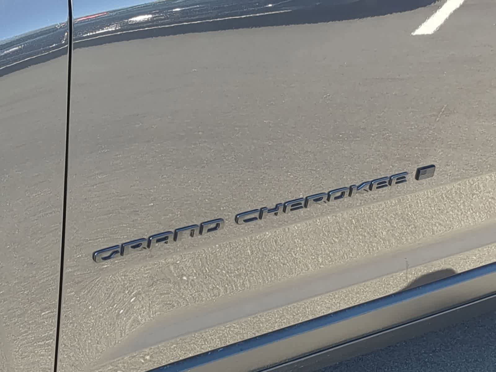 Used 2022 Jeep Grand Cherokee L Laredo AWD/4WD image 13