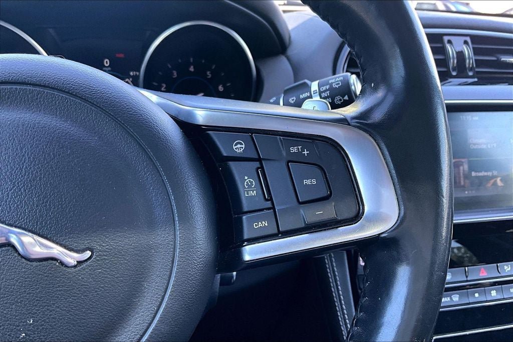 Used 2017 Jaguar F-PACE S AWD/4WD image 22