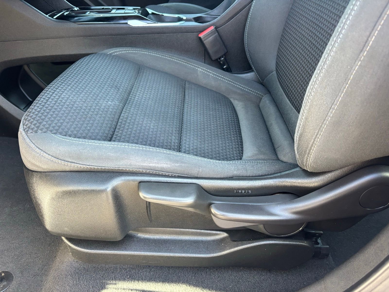 Used 2023 Chevrolet Bolt EUV LT image 19