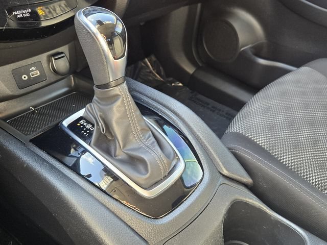 Used 2022 Nissan Rogue Sport SV FWD image 19