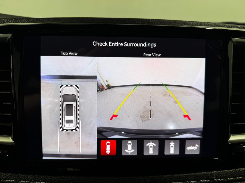 New 2027 Chrysler Pacifica Select w/ Family Tech Group AWD/4WD image 10