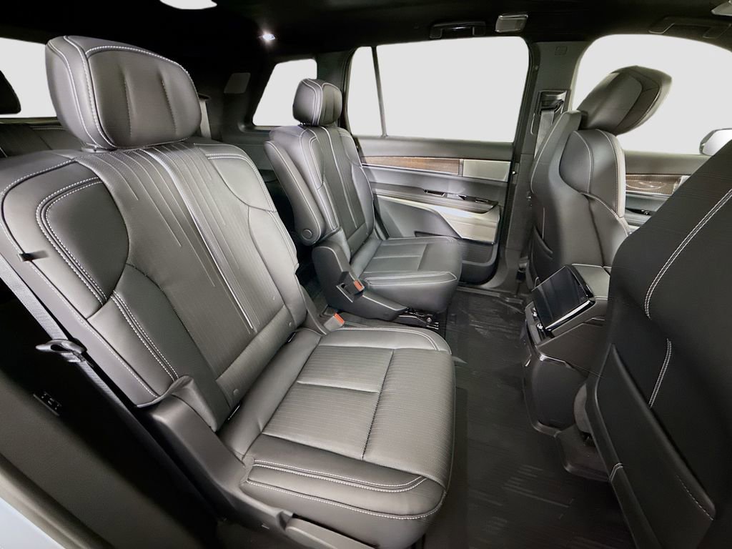 New 2026 Cadillac Vistiq Luxury image 29