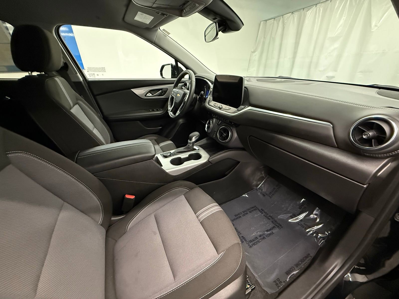 Used 2025 Chevrolet Blazer LT AWD/4WD image 8