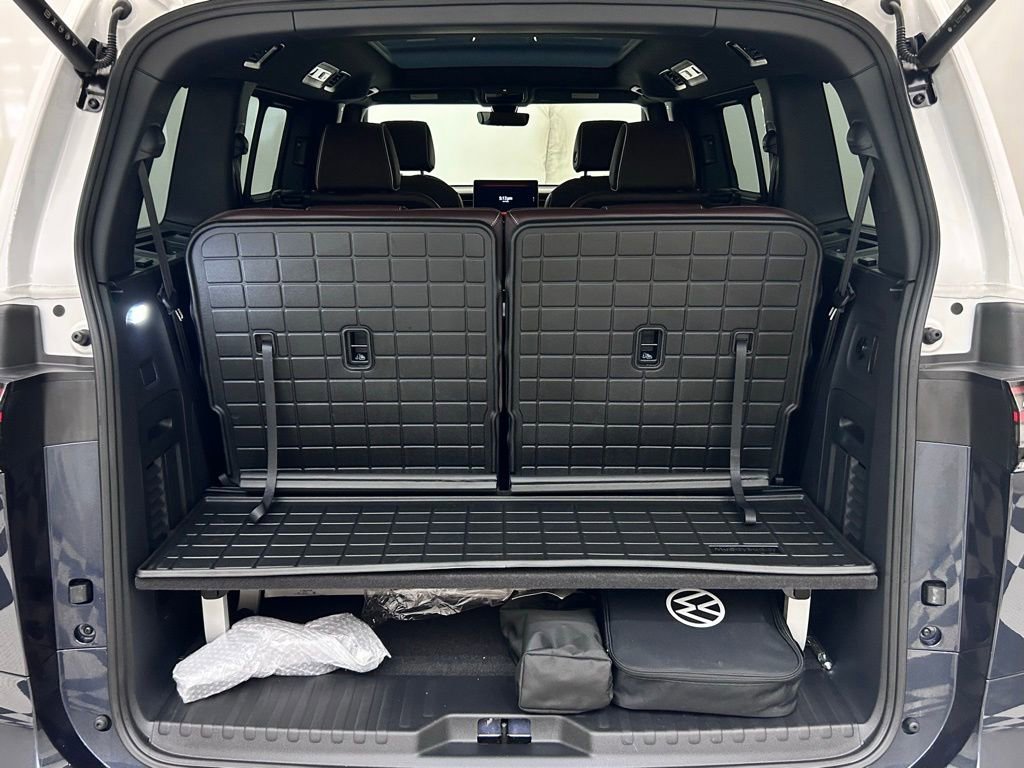 Used 2025 Volkswagen ID. Buzz Pro S Plus image 9