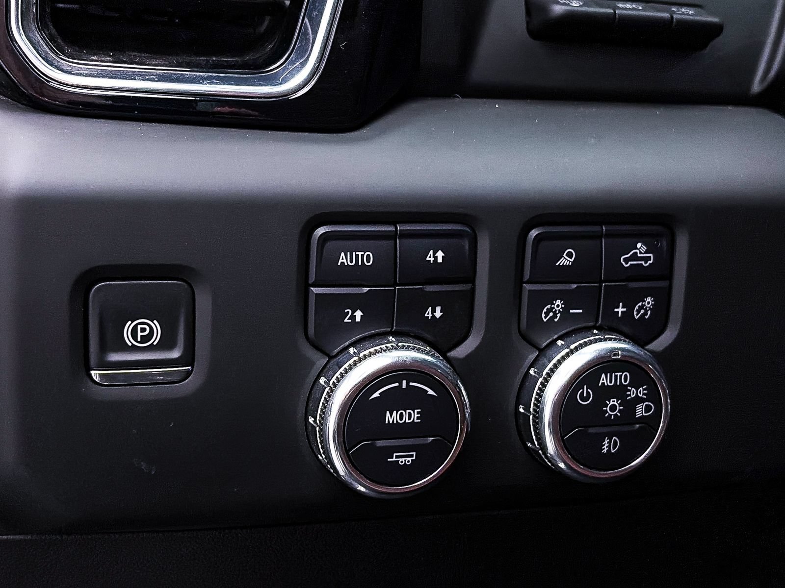 Used 2025 GMC Sierra 1500 Denali Ultimate AWD/4WD image 8