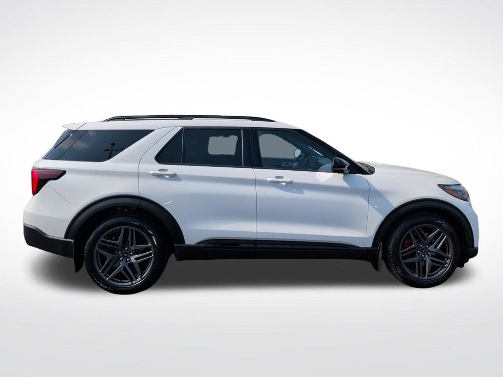 Used 2025 Ford Explorer ST AWD/4WD image 9