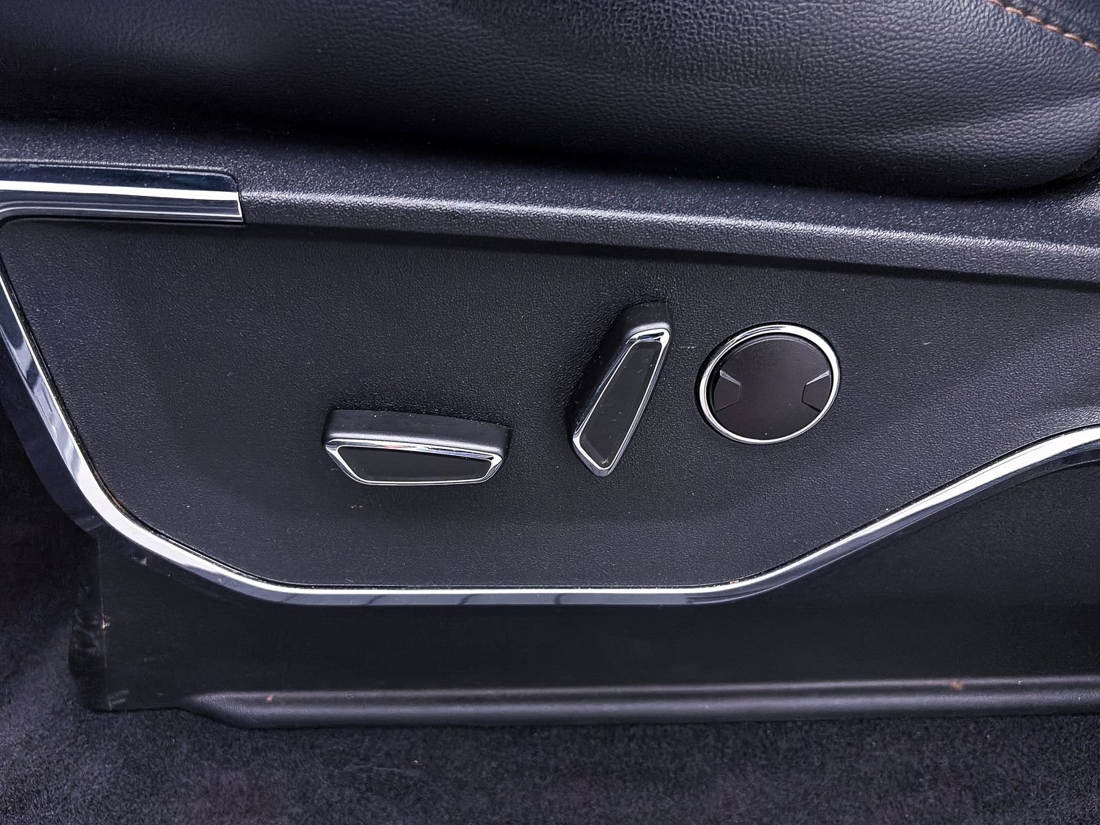Used 2023 Ford F150 Lightning Lariat AWD/4WD image 21