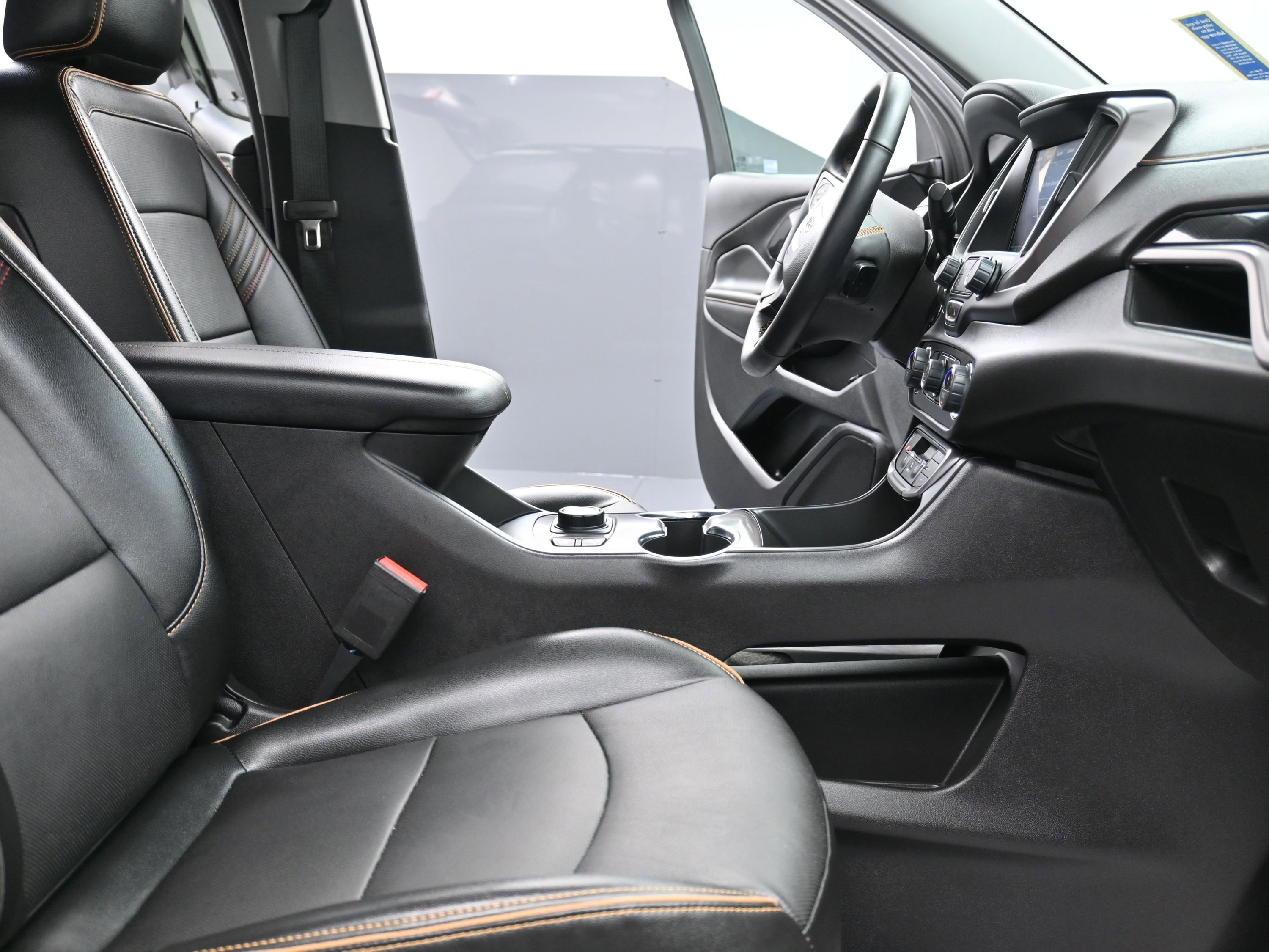 Used 2024 GMC Terrain AT4 image 28