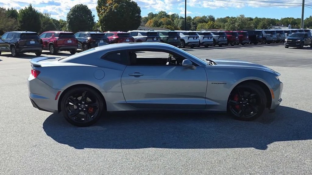 Used 2024 Chevrolet Camaro LT RWD image 9