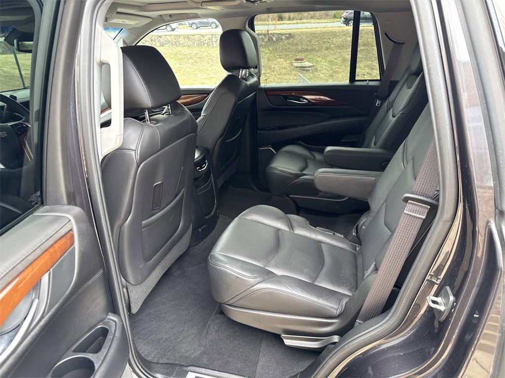 Used 2017 Cadillac Escalade Premium Luxury image 19