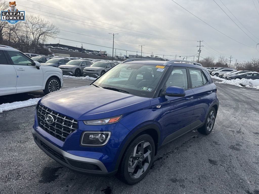 Used 2023 Hyundai Venue Limited image 3