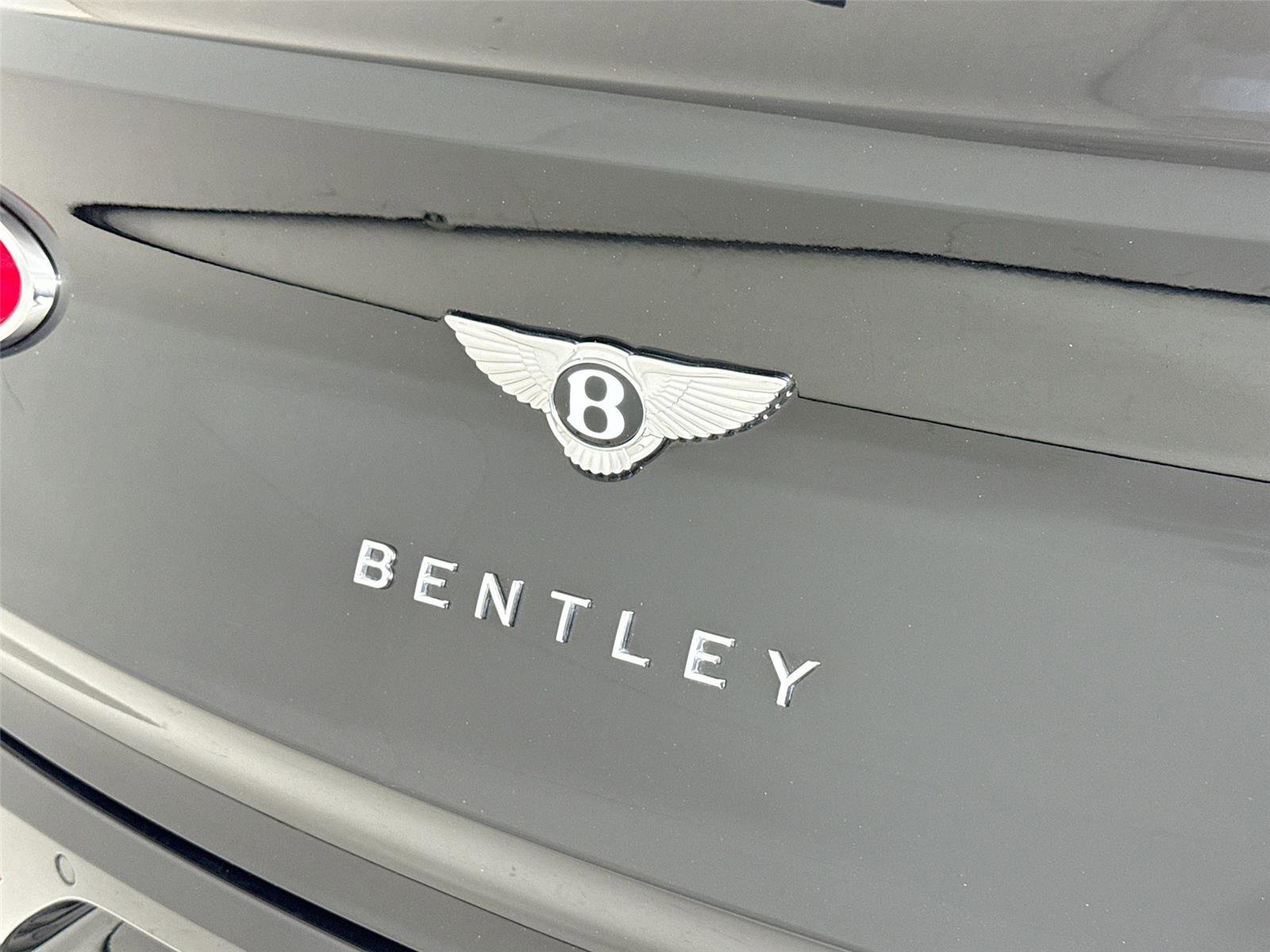 Used 2024 Bentley Bentayga AWD/4WD image 38