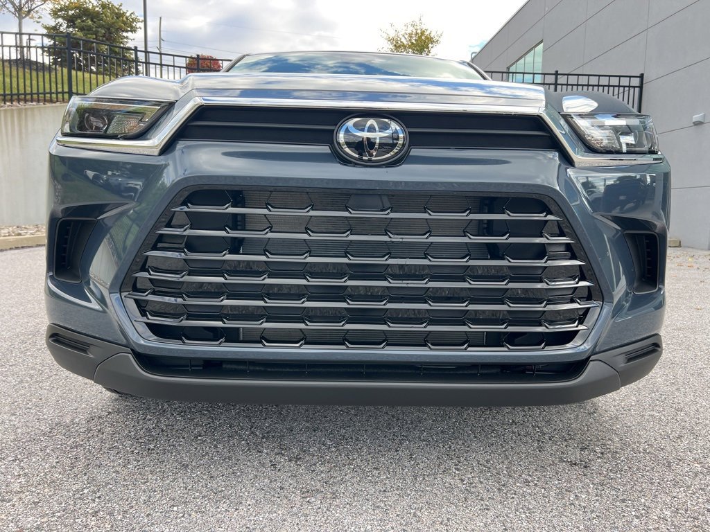 New 2026 Toyota Grand Highlander AWD image 9