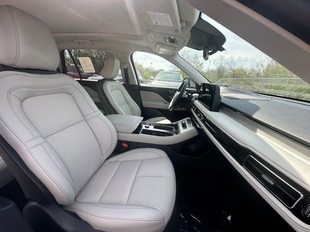 New 2026 Lincoln Aviator Reserve w/ Illumination Package AWD/4WD image 22