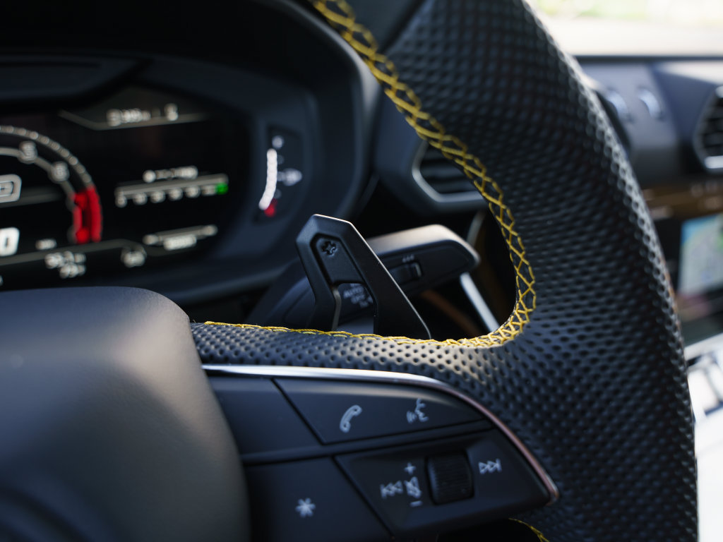 Used 2024 Lamborghini Urus S AWD/4WD image 14