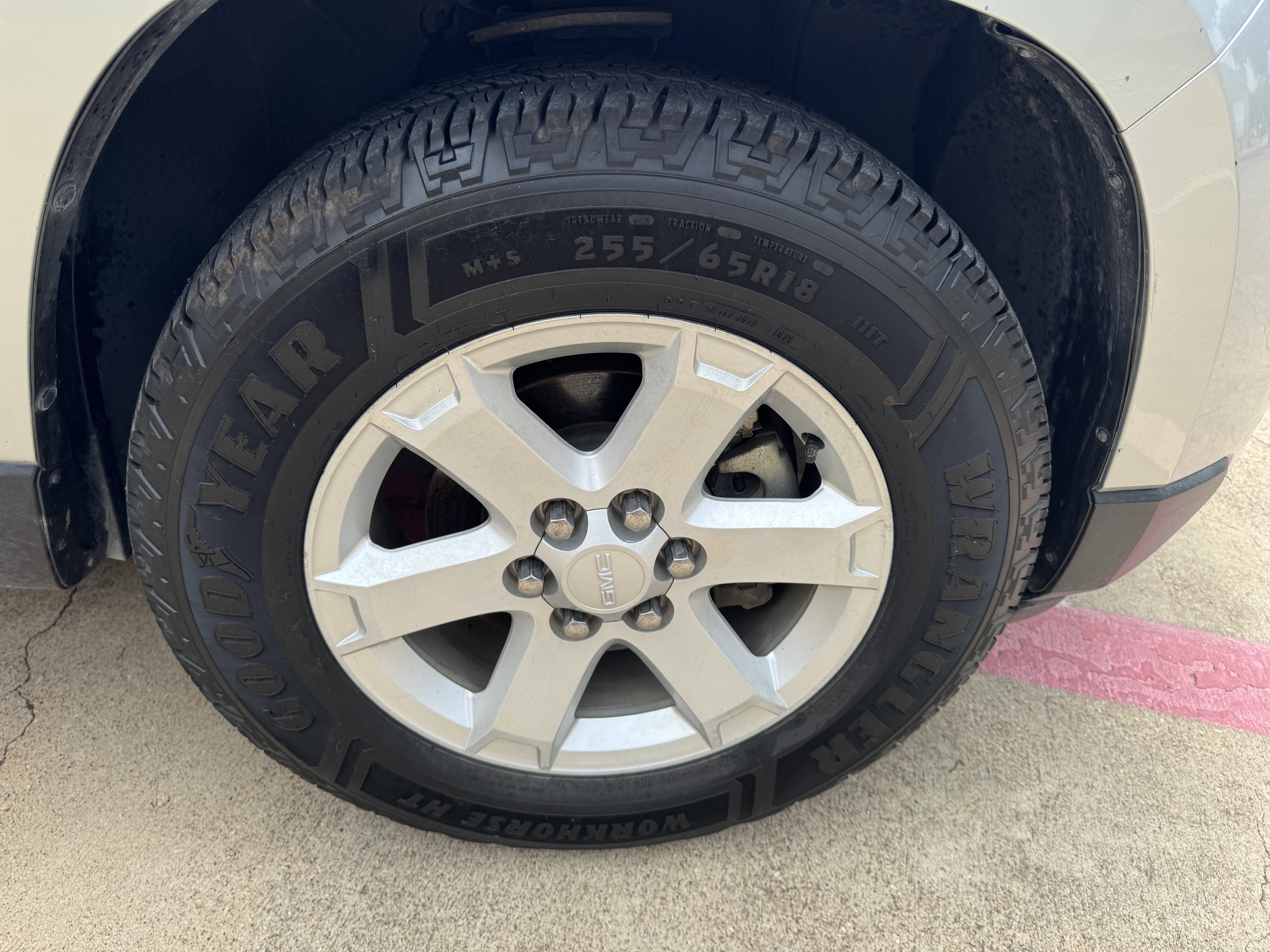 Used 2015 GMC Acadia SLE FWD image 24